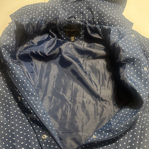 NWT Weathrproof Navy & white Polka Dot Raincoat w pockets zipper and buttons - Picture 15 of 15